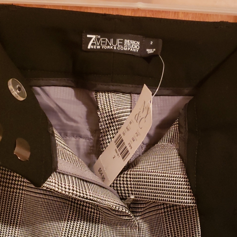 Dress pants - Picture 2 of 3